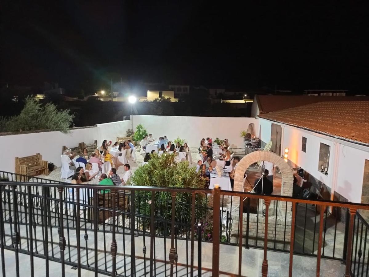 Complejo Rural Rincon Del Paraiso Valencia del Mombuey Екстер'єр фото